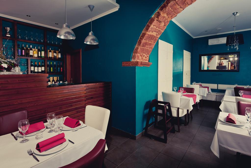Bartholomeu Guesthouse Сан-Бартоломеу-де-Мессинеш Экстерьер фото